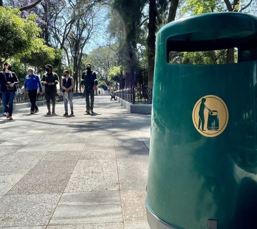 Basurero en la Alameda