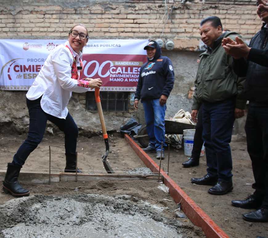 Azucena Cisneros Coss