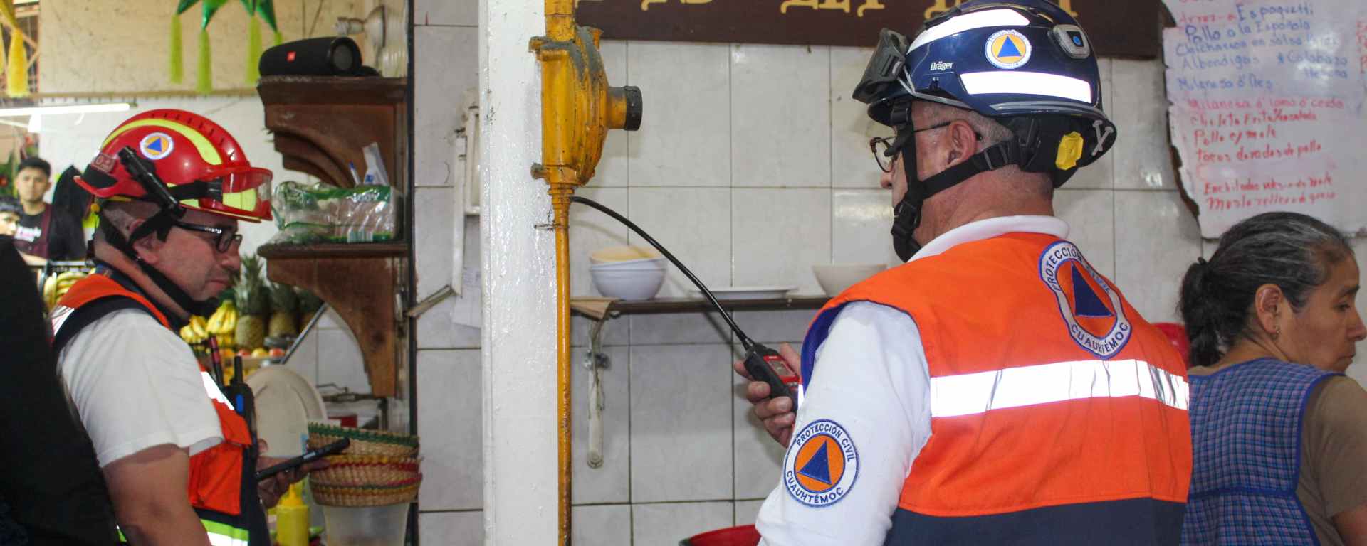 Integrantes de proteccion civil