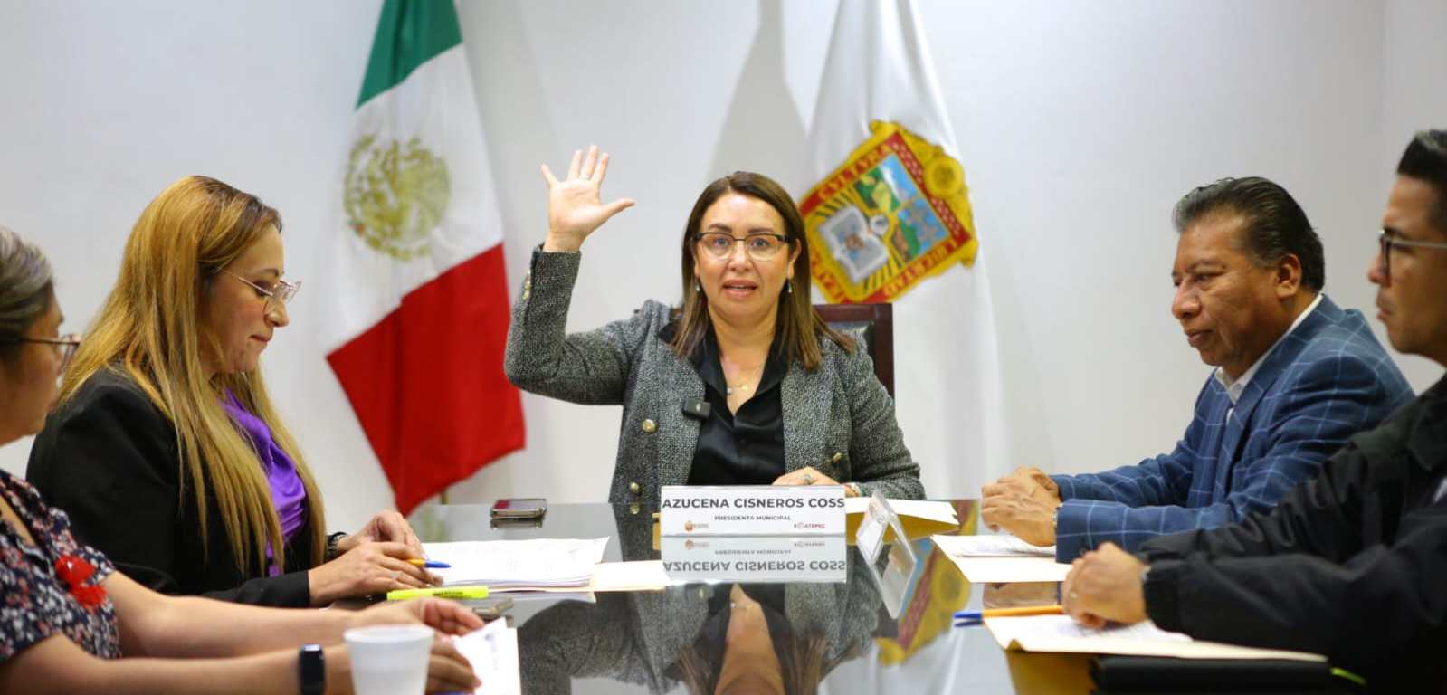 Azucena Cisneros