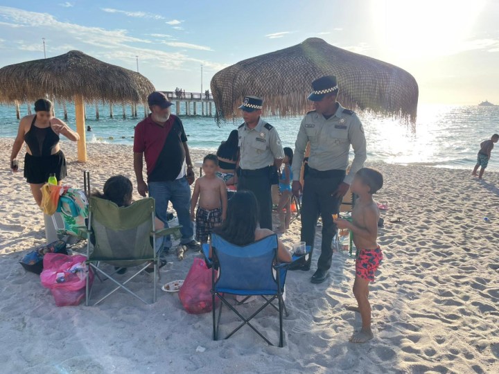 Guardian Nacional en la playa