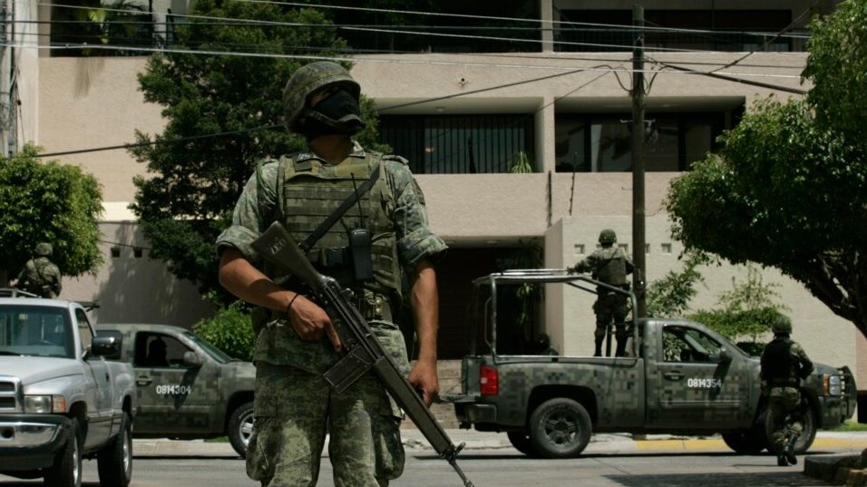Militar en calle