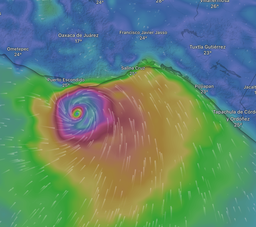 Huracán Erick categoría 3
