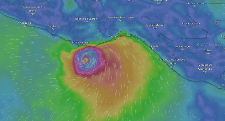 Huracán Erick categoría 3