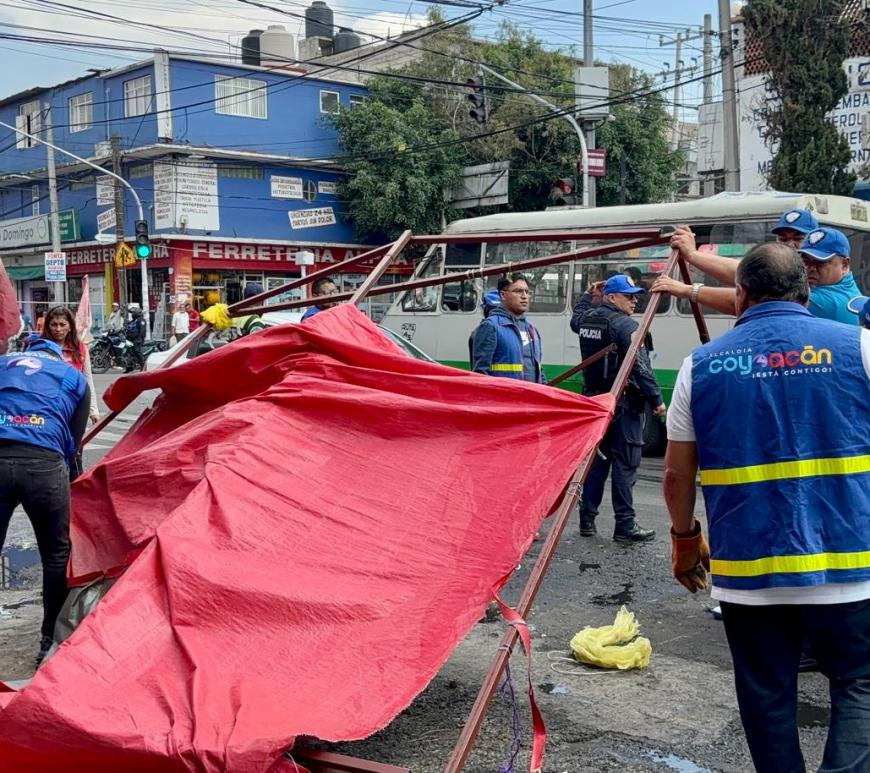 Personal de Coyoacna en la calle