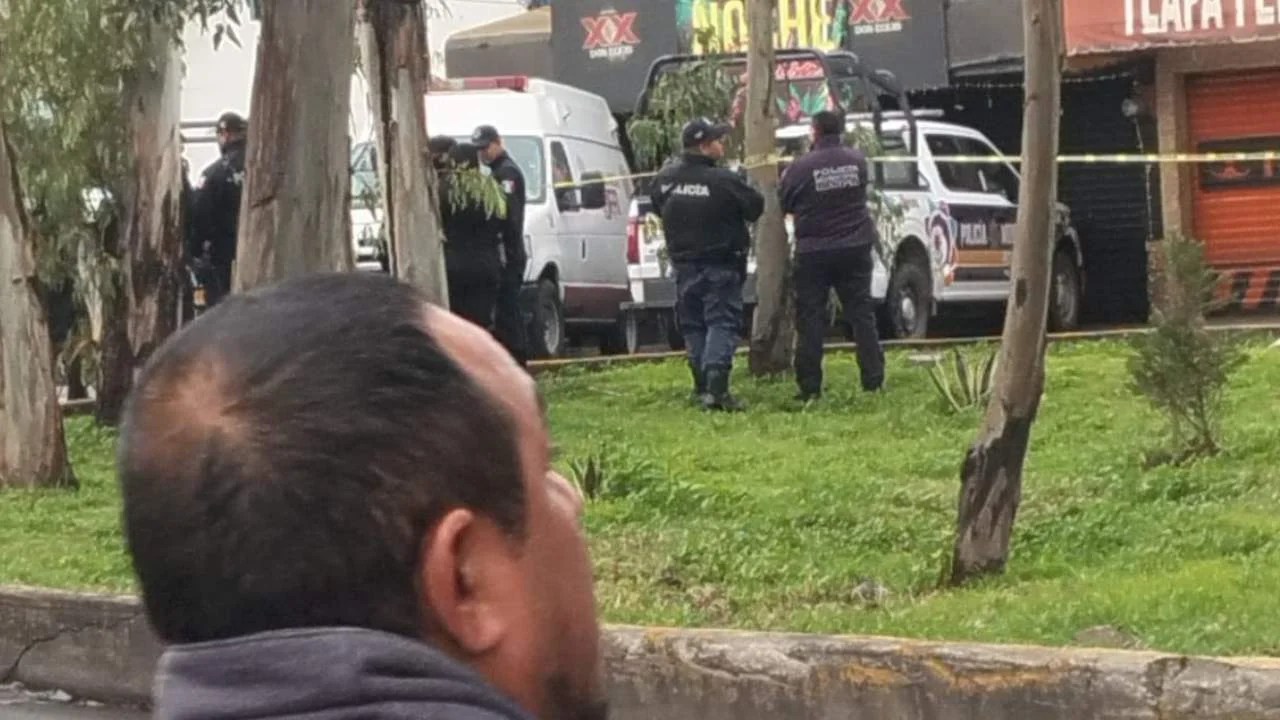 Area de crimen con policias