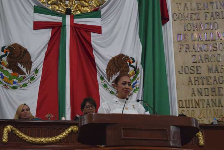 Rebeca Peralta León