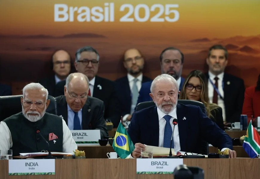 Luiz Inácio Lula da Silva, y Narendra Modi | EFE/ Antonio Lacerda