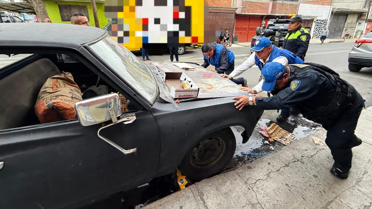 Policia auto chatarra