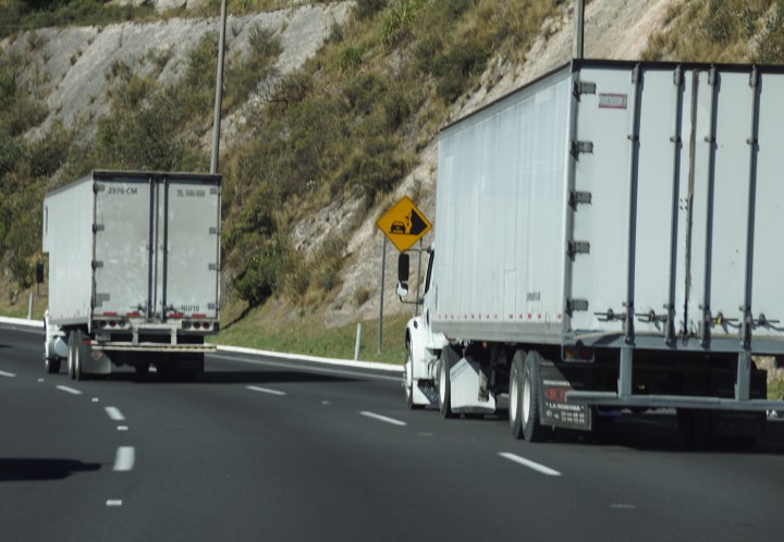 Camion de carga carretera