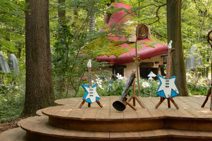 Escenario con instrumentos