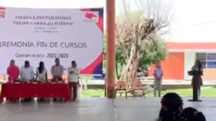 Ceremonia escolar | captura de pantalla