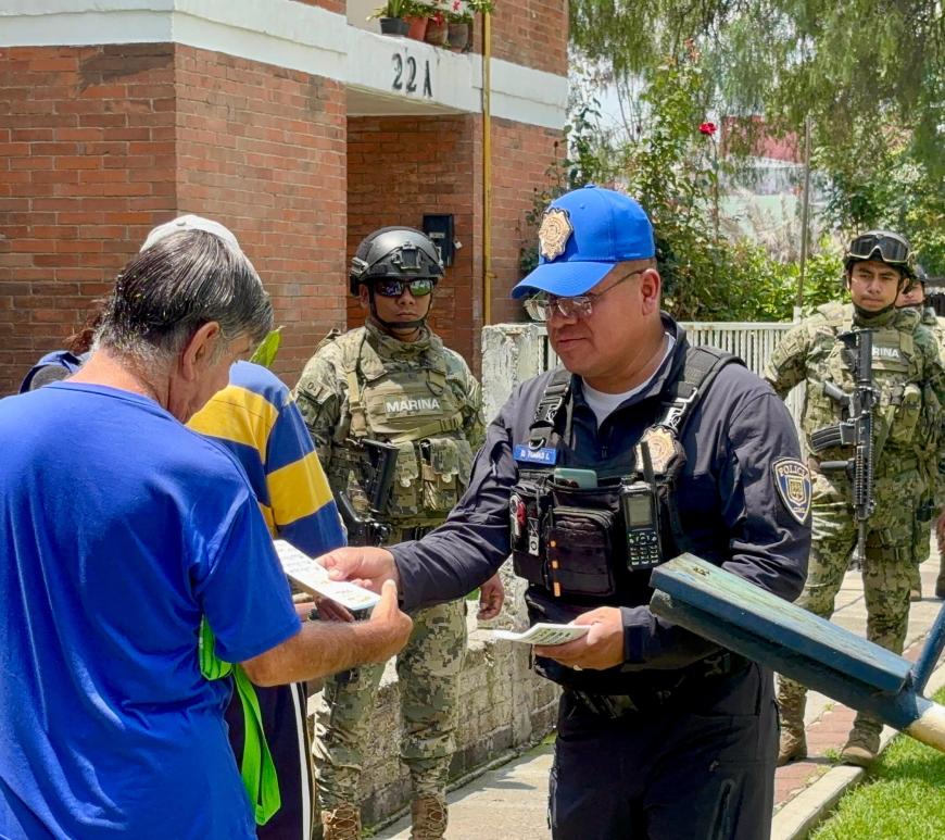 Policia auxiliar e infantes de Marina