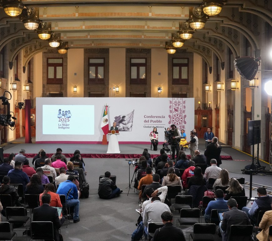 Conferencia de prensa en Palacio Nacional