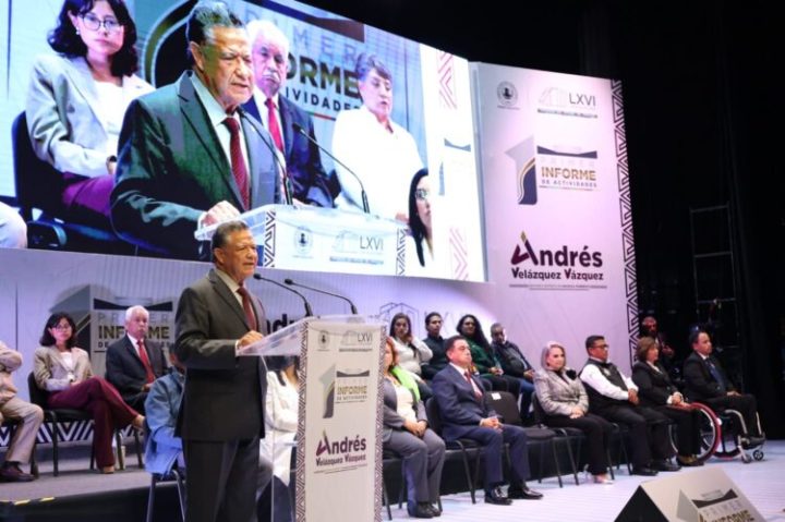 Julio Menchaca Salazar 