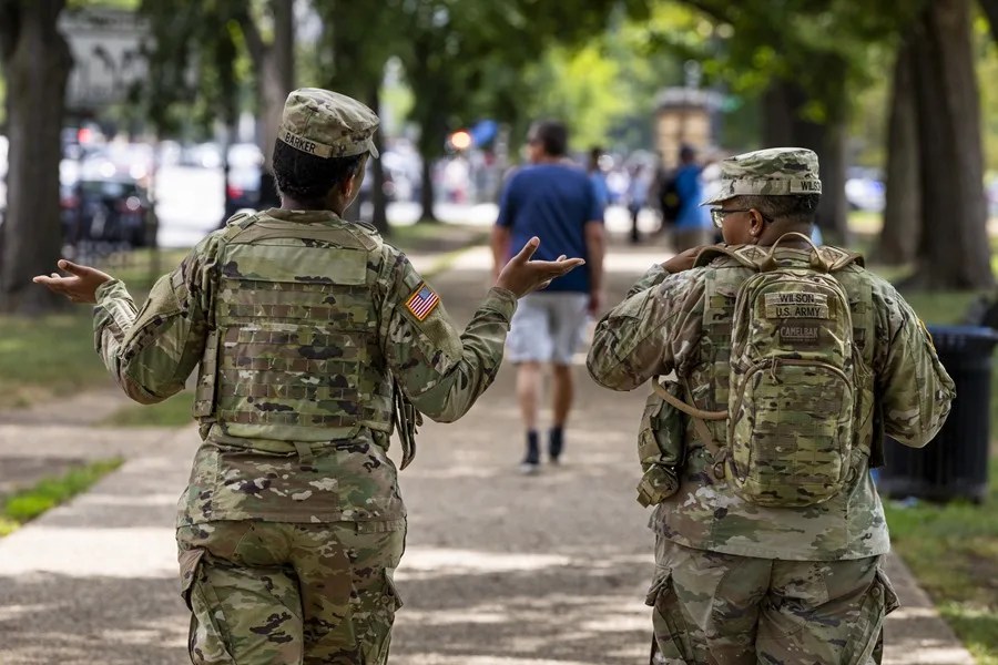 Militares de los EU | EFE/Shawn Thew