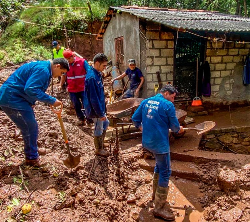 camino afectado por lluvia