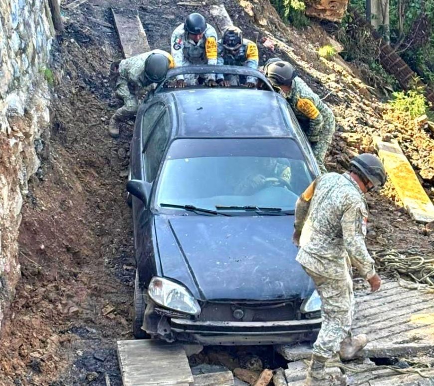 camino afectado por lluvia