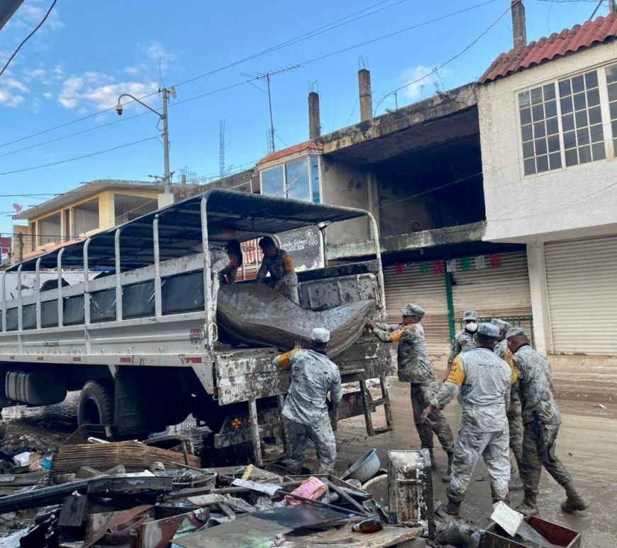 camino afectado por lluvia