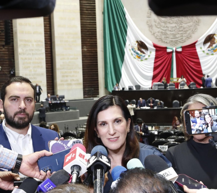 Kenia López Rabadán