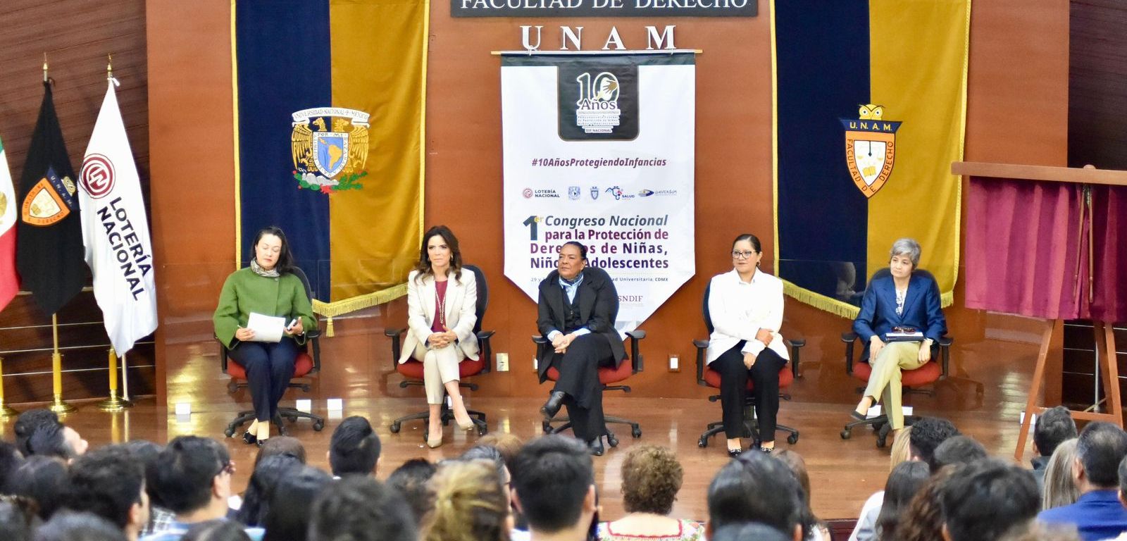 Foro en la Facultad de derecho
