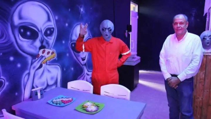 Restaurante con temática de ovni