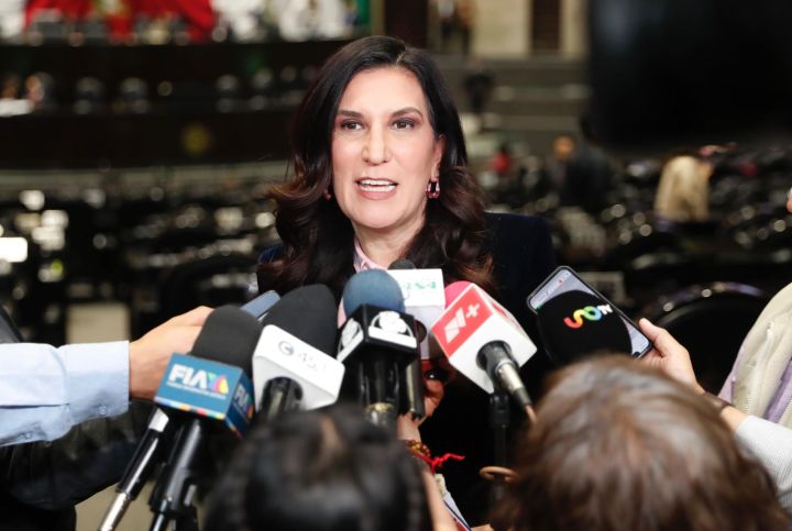 Kenia López Rabadán