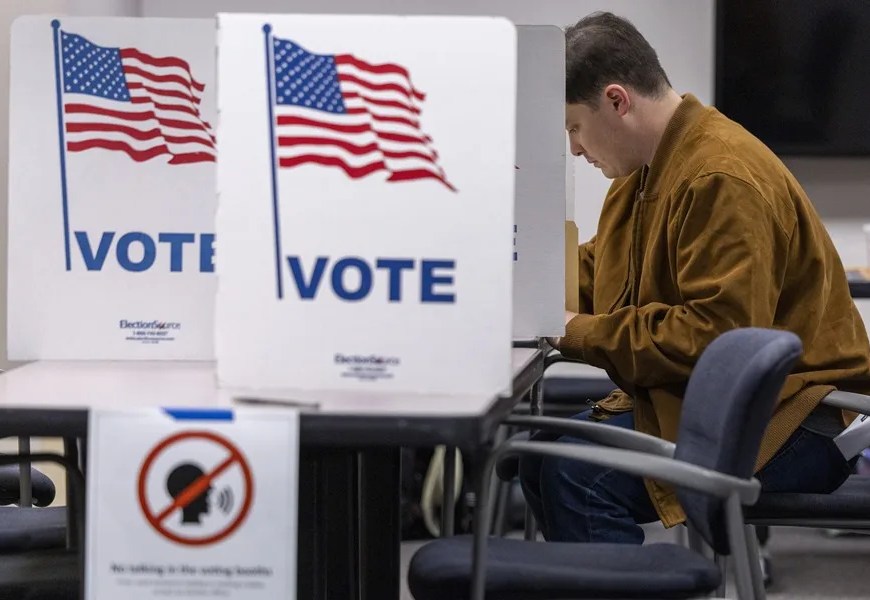 Casilla de votacion en Virginia, EU | EFE/EPA/SHAWN THEW