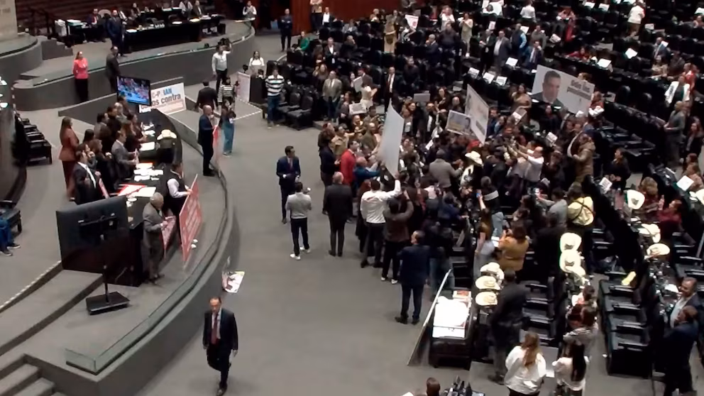 Tribuna en la Camara de Diputados