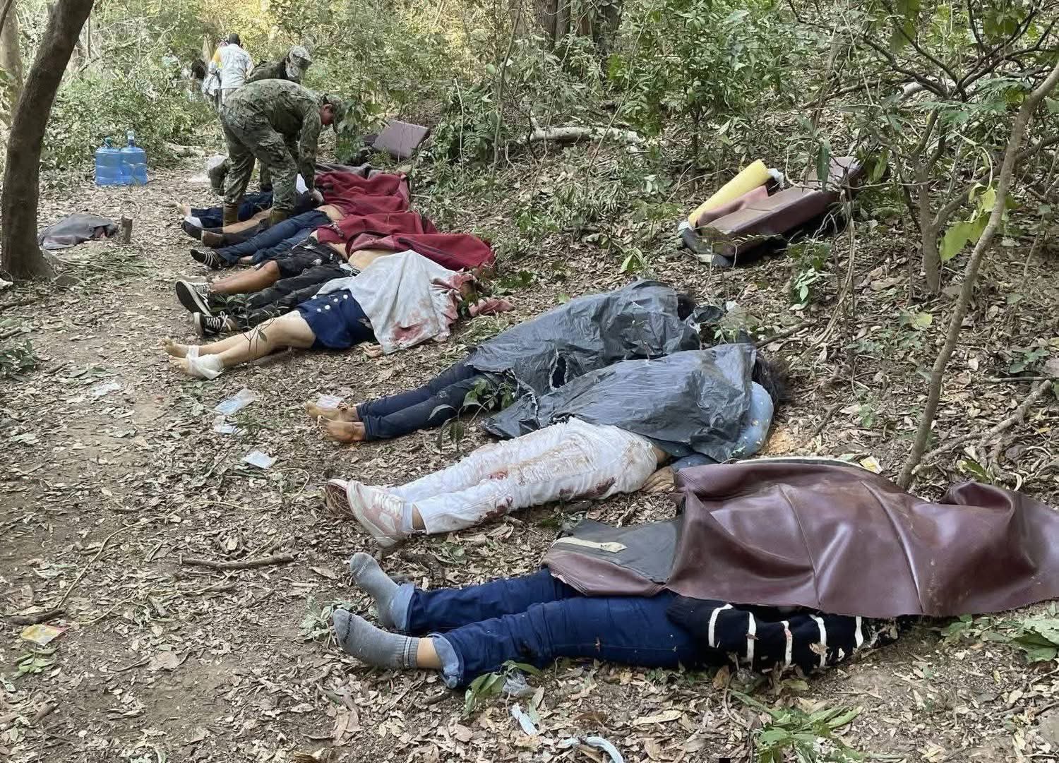 Cuerpos en el piso tras accidente del Tren Interoceánico