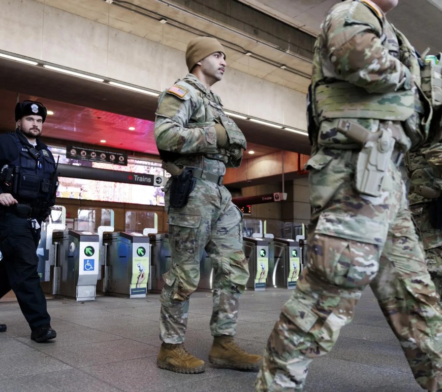 Miembros de la Guardia Nacional en Washington | EFE/EPA/WILL OLIVER