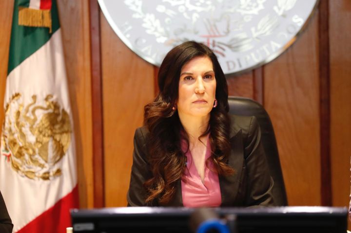 Kenia López Rabadán