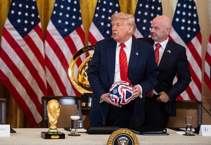 Donald Trump y Gianni Infantino | EFE/EPA/ Francis Chung