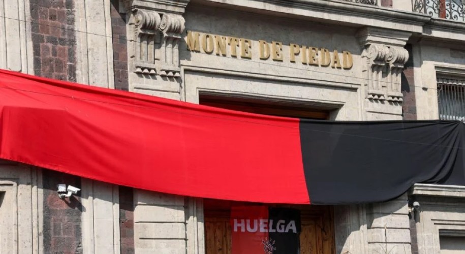 Banderas de huelga en Monte de Piedad