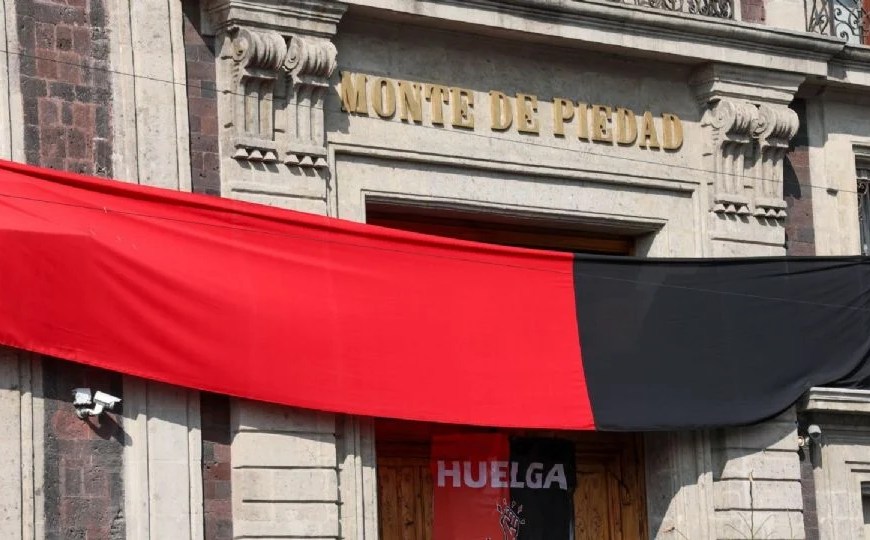 Banderas de huelga en Monte de Piedad