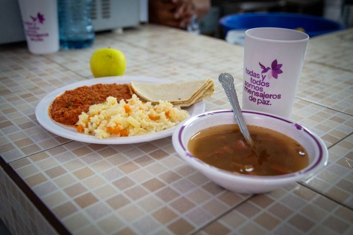 Alimentos en la mesa