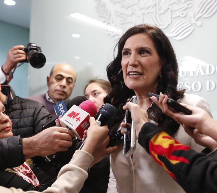 Kenia López Rabadán