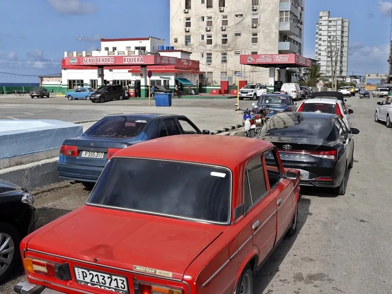 Sheinbaum responde a aranceles por petróleo a Cuba, buscaremos vías alternas