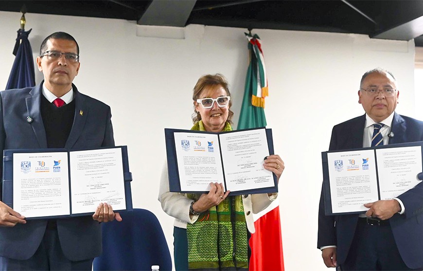 Miguel Armando López Leyva, Carina Gómez Fröde y Alfredo Sánchez Castañeda. Foto: Víctor Hugo Sánchez.