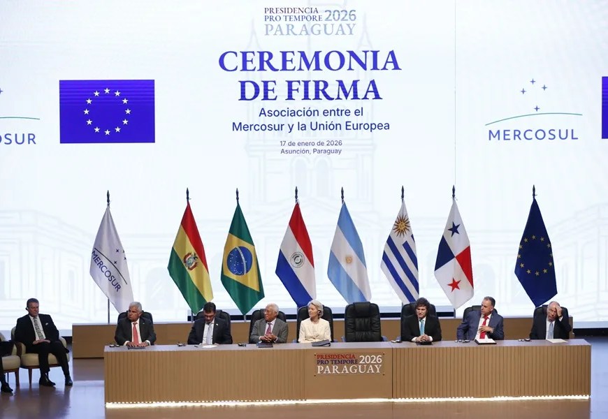 Ceremonia de la firma del acuerdo de libre comercio entre la Unión Europea (UE) y los países del Mercosur en Asunción (Paraguay). EFE/ Juan Pablo Pino