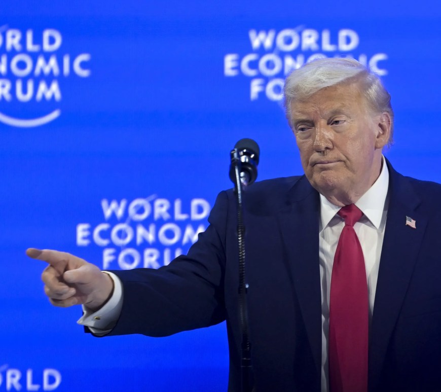 El presidente de Estados Unidos, Donald Trump, pronuncia su discurso especial en la 56.ª reunión anual del Foro Económico Mundial (FEM) en Davos, Suiza,. EFE/ Gian Ehrenzeller