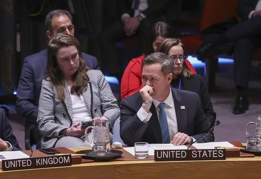 El embajador de Estados Unidos ante la ONU, Mike Waltz, habla ante el Consejo de Seguridad, este 15 de enero de 2026, en Nueva York. EFE/Sarah Yenesel