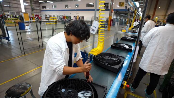 Empleados en fabrica