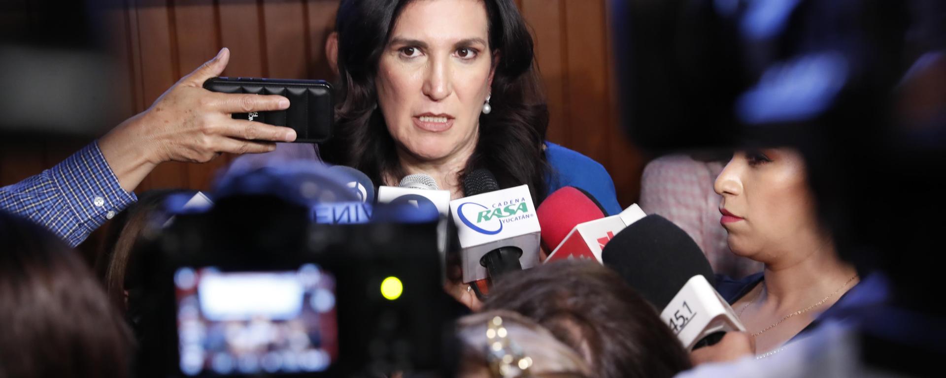 Kenia López Rabadán