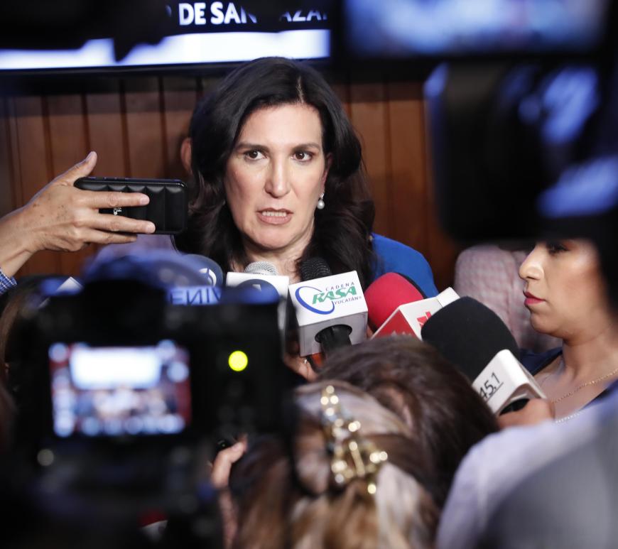 Kenia López Rabadán