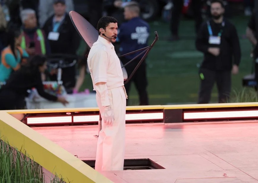 El músico puertorriqueño Bad Bunny se presenta durante el espectáculo de medio tiempo del Super Bowl LX de Apple Music en el Levi's Stadium de Santa Clara, California, el 8 de febrero de 2026. EFE/EPA/Chris Torres