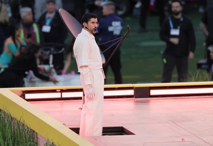 El músico puertorriqueño Bad Bunny se presenta durante el espectáculo de medio tiempo del Super Bowl LX de Apple Music en el Levi's Stadium de Santa Clara, California, el 8 de febrero de 2026. EFE/EPA/Chris Torres

