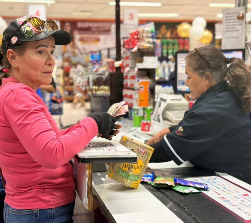 Persona en supermercado
