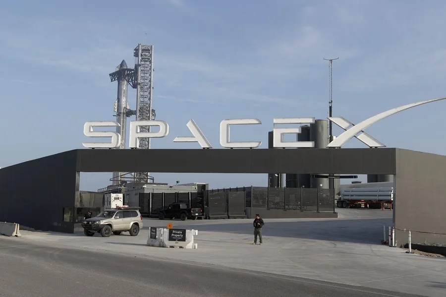Fotografía de archivo de una base de la compañía SpaceX, propiedad del magnate Elon Musk. EFE/Adam Davis
