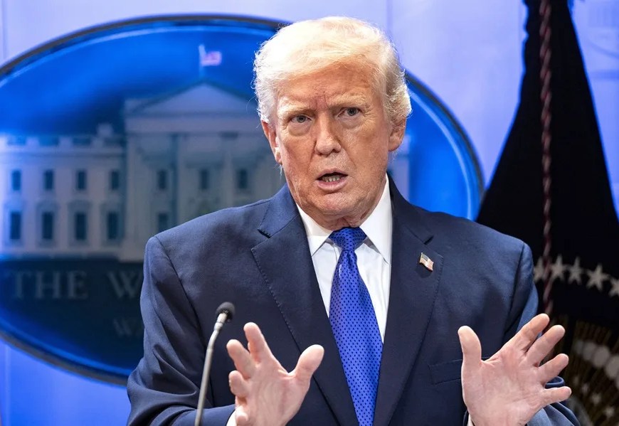 El presidente de Estados Unidos, Donald Trump, habla en una conferencia de prensa sobre la decisión de Tribunal Supremo sobre sus aranceles, el 20 de febrero de 2026, en Washington. EFE/Bonnie Cash/Pool